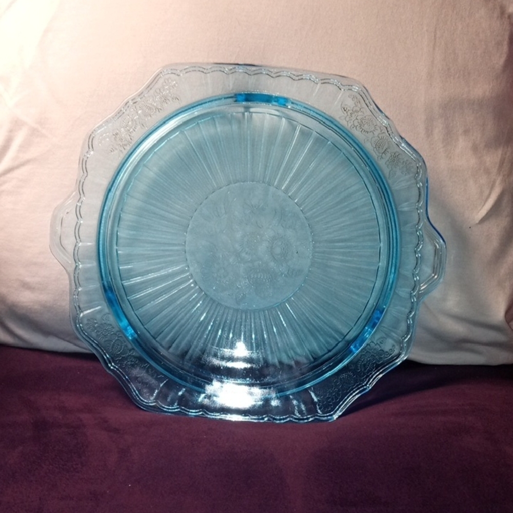 Anchor Hocking Cake Plate With Open Roses Pattern London Blue Topaz Color #100